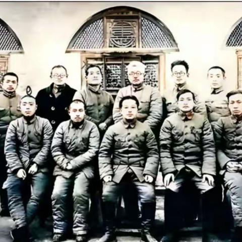 毛泽东与政治局委员1937年12月的照片（转载）