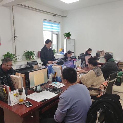 扶贫办开展“六型三化”机关创建工作干部论坛会