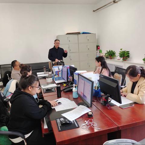 成安县扶贫办组织开展学习讨论会