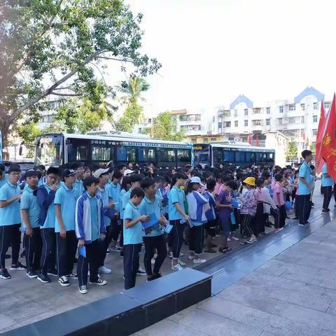 东澳中学组织学生参观中国流动科技馆海南万宁巡展活动