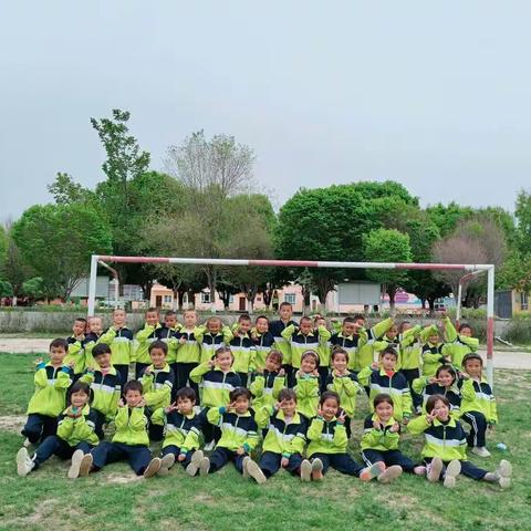 乔拉克铁热克镇萨尔阔布小学二年级“故事浸润童年 阅读点亮人生”故事大赛