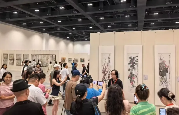 书画名家陆鑫受邀参加国家会议中心墨彩中国首届书画创作交流展