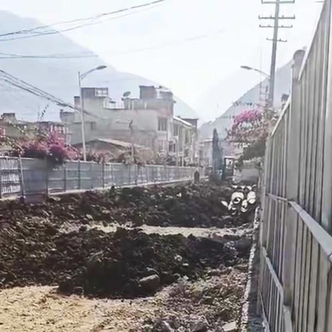 海螺沟加油站：停业不停工，营销不断档