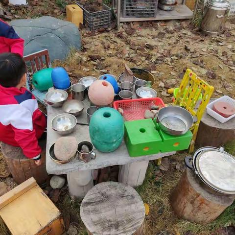 小二班户外自主游戏观察记录