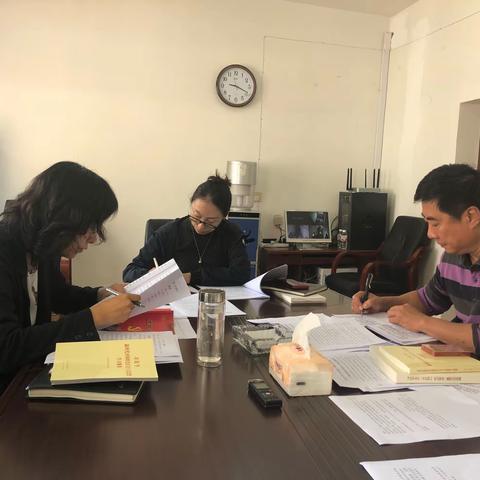 市市民权益保障服务中心“不忘初心、牢记使命”主题教育读书班第五专题学习研讨暨结业仪式