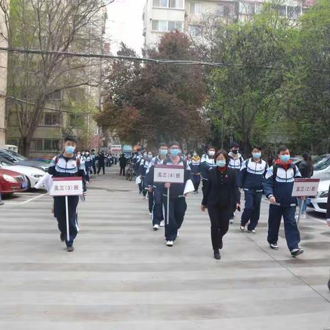 春暖花开时 相聚附中日——建大附中高三学生顺利开学