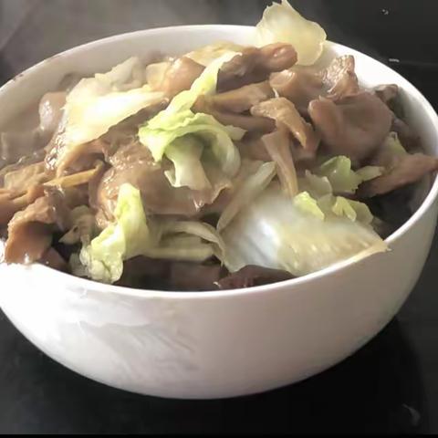 地道东北菜——猪肉、粉条、黄蘑炖白菜