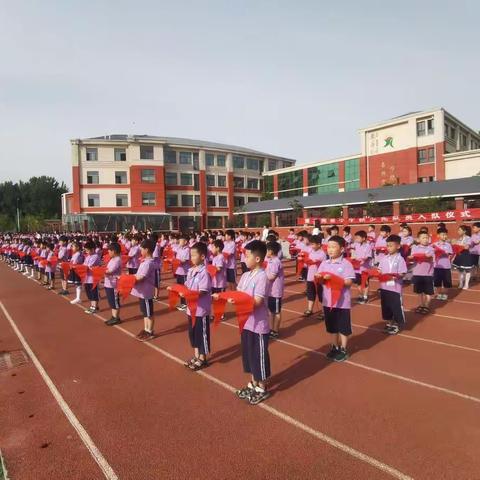 原阳县第二完全小学“喜迎二十大，争做好队员”少先队入队仪式