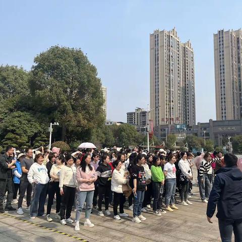关爱女同胞，情暖女神节