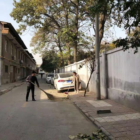 就业服务中心负责“路长”巡查工作