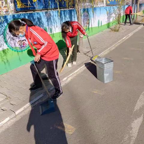 清理卫生死角，美化校园环境