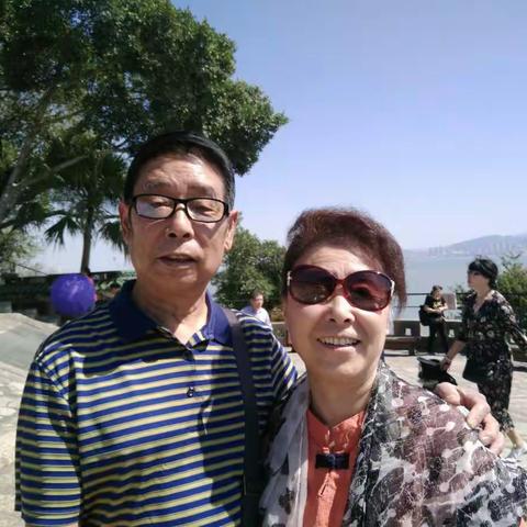 太阳最红,老伴最亲！送给我最在乎的老伴！（副本）