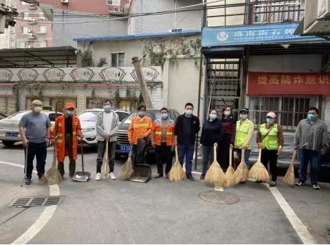 洪山区城市管理执法局开展周末大扫除活动简报