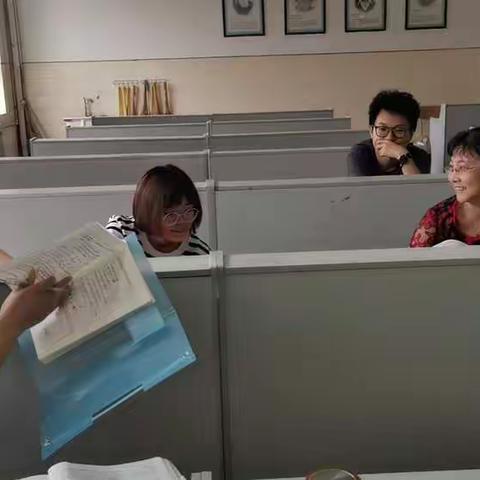 黄牛精神，行稳致远，一路向阳