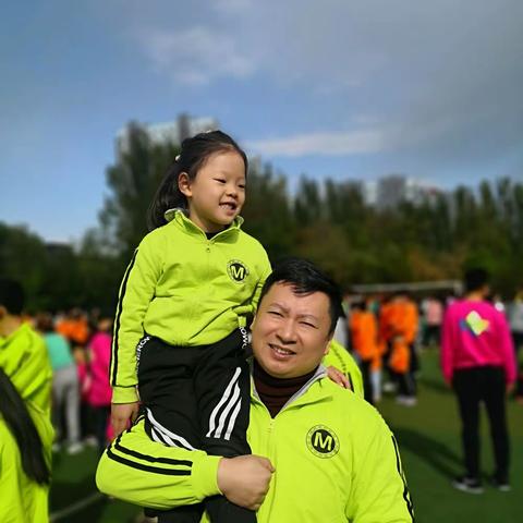 杨恩泽参加2019秋季幼儿园运动会