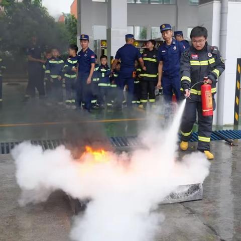 快乐假期  消防“童”行丨解锁不一样的“灭火”生活