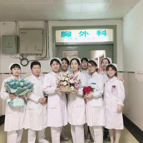 胸外科护理团队发明助行器助患者“一臂之力”