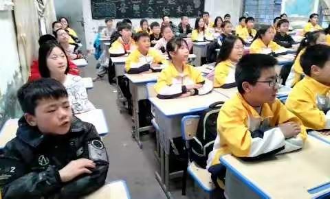 雷锋精神 永不褪色——146班学雷锋主题班会