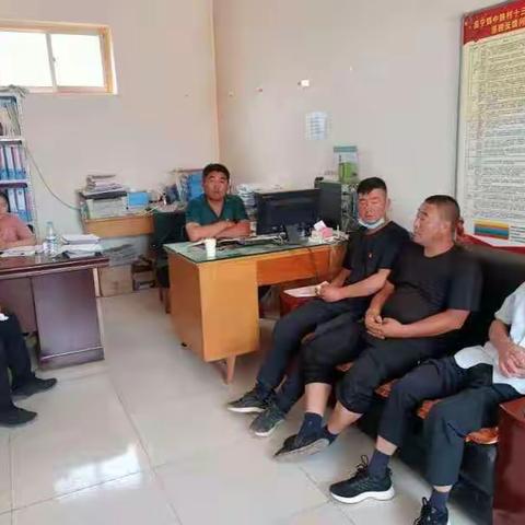 【昌宁镇中胜村】开展“平安出行·交通护老”专项行动