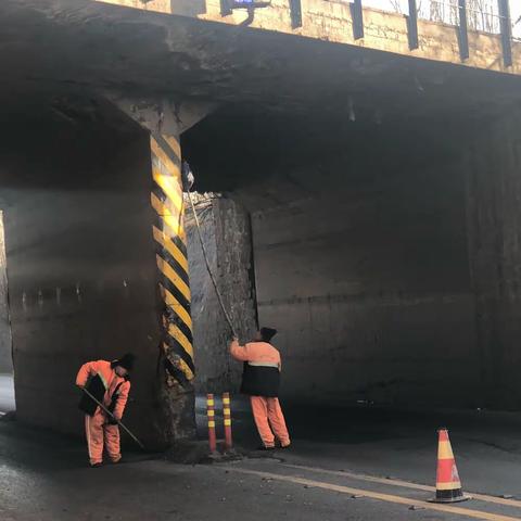 忻州段立足春运道路安全，加强冬季养护和路政文明执法