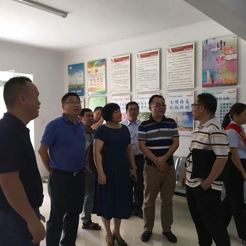 市民政局调研组到海口市秀英区海榆东社区开展规范地名管理工作调研指导