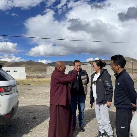 联系单位领导泽仁曲珍局长赴我乡格孟寺督导近期重点工作