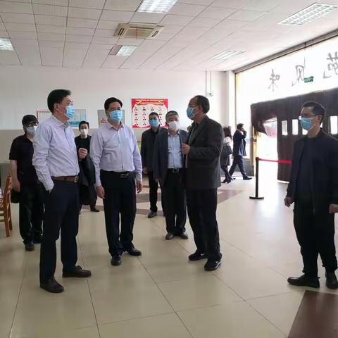 校领导督导后勤服务网点复工复学准备工作