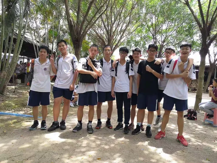 《绽放青春,梦想起航》广州市南沙大岗中学高二级拓展素质教育励志