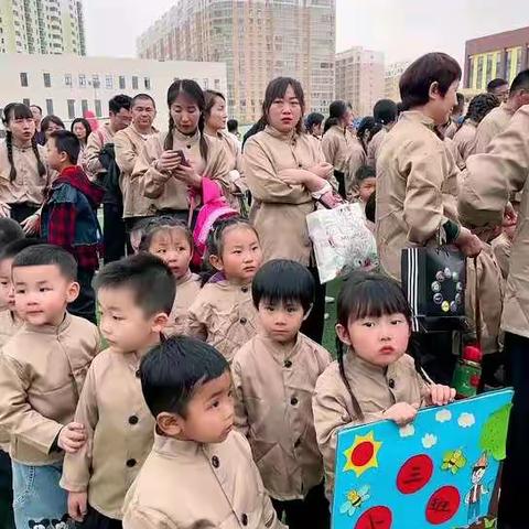 高新阳光幼儿园小三班五一劳动节