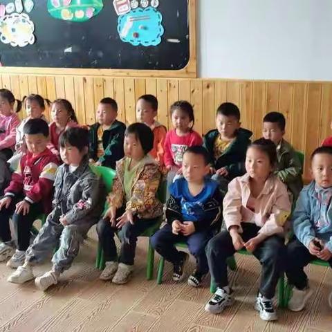 高新阳光幼儿园小三班第十二周美好时光