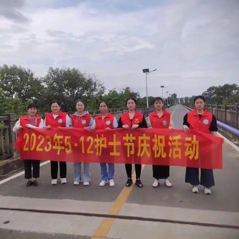 延伸优质护理一护士家访送温情