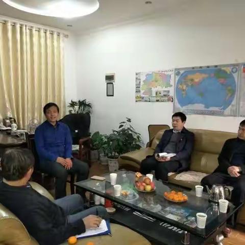 伊川县教体局一行来我校视察指导工作