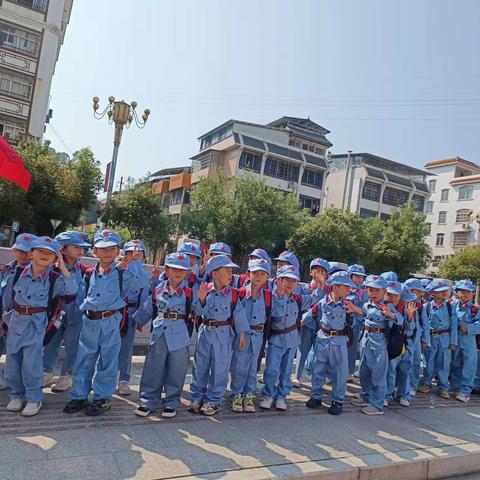 南丹县阳光幼儿园“庆祝祖国妈妈生日快乐活动”