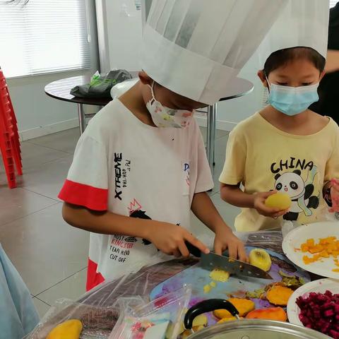 马山头社区开展“我是小小主厨”亲子美食制作活动培养儿童劳动意识