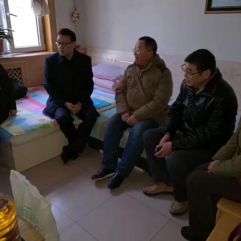 局领导带队寒冬送温暖