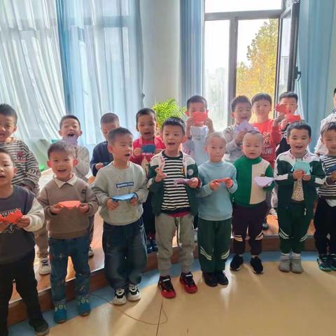 博苑盛唐🌻大二班🌻折纸螃蟹🦀