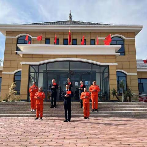 镶黄旗南服务区管理办开展“迎国庆·唱红歌”主题活动