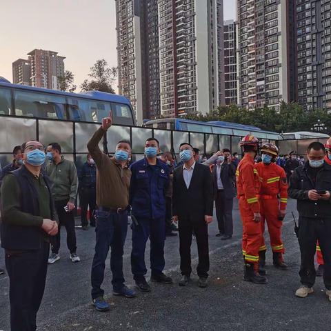 区城管局助力文冲旧村改造