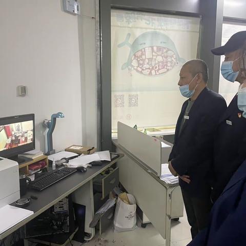 大箐山支行组织观看优质服务录像