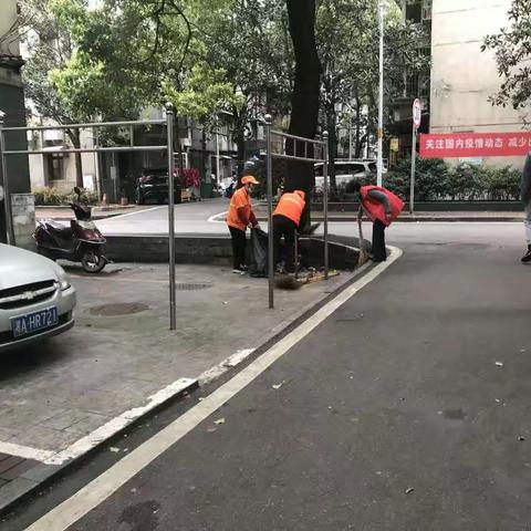 嘉园社区开展“洁净雨花”环境卫生大扫除活动