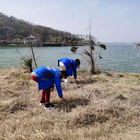 “让爱水护水成为一种习惯”舞钢市银龙水务有限公司开展水源地保护活动