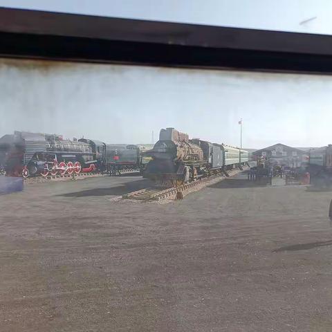 重温激情燃烧的岁月，回忆风华正茂的青春，到宁钢参观蒸汽老火车活动纪实。