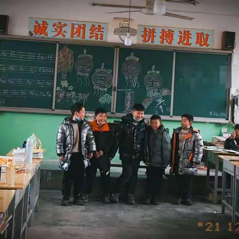 “含笑少年，喜迎新春”——石官小学三（2）班元旦联欢会