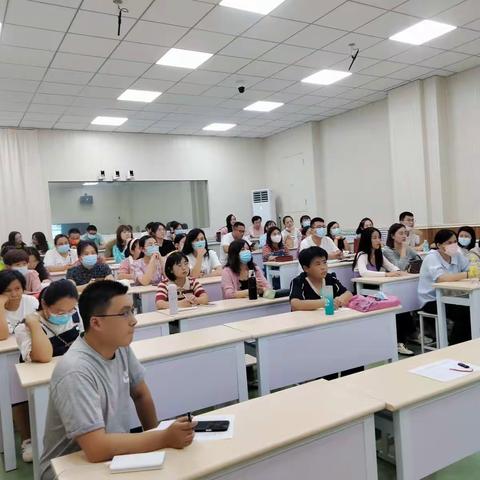 携手共进 ，共赢2022——实验中学    东校区初二秋季开学会议