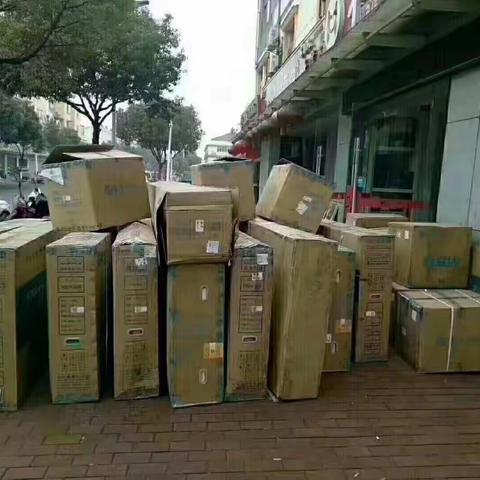 选择相信给自己一个机会，让多年后的自己不后悔！