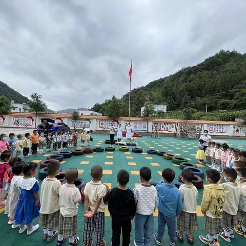 "珍爱生命预防溺水 "乐业县新化镇幼儿园防溺水安全演练