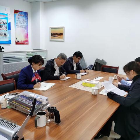 个金部庄总、牛总一行至科技支行推动个金资产业务发展