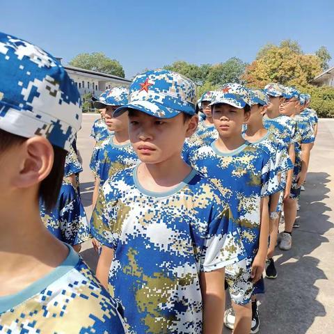 一身戎装，一份磨练，一次成长，一生回忆 —————记青溪中学七（5）班军训风采