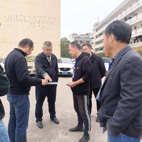 县教体局领导到青溪中学调研指导工作