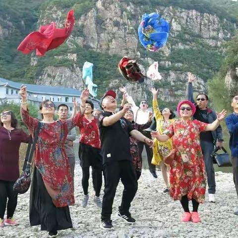等风等云等秋色   和你去看大峡谷